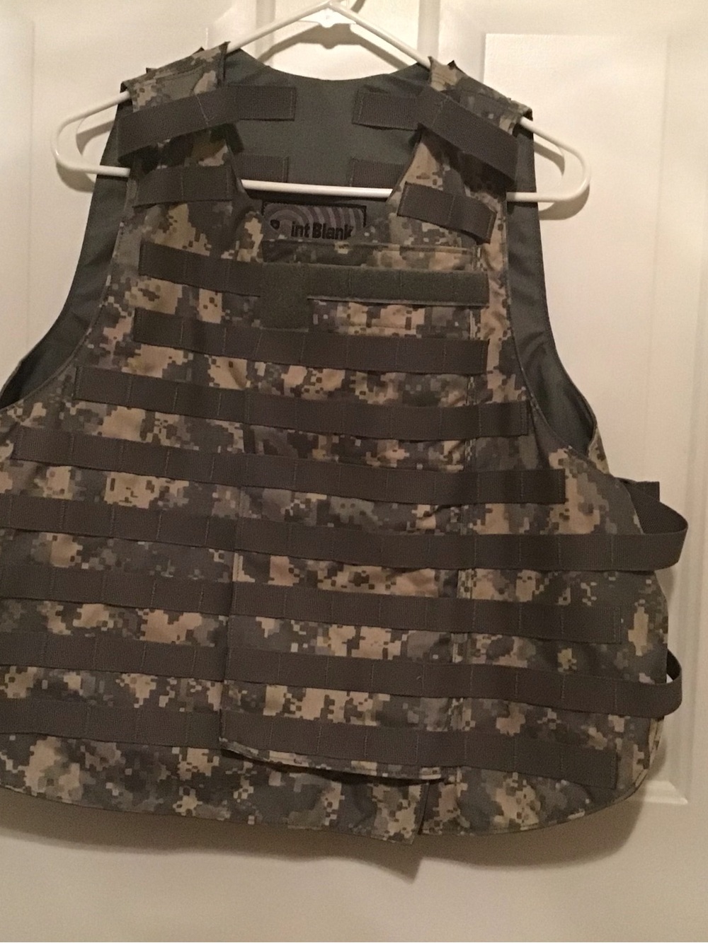POINT BLANK BODY ARMOR BASE VEST CARRIER- Digital Camouflage. MEDIUM